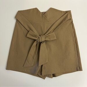 AKIRA High Waisted Bow Front Shorts-Tan